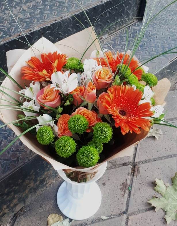 Букет цветов из: Герберы, Хризантемы, Альстромерии и Розы в Ишне