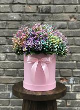 Цветочная композиция из Гипсофила и Розы в шляпной коробке в Ишне
