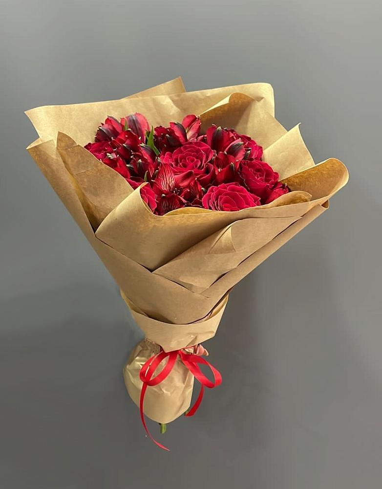 Букет цветов из: Альстромерии и Розы в Ишне