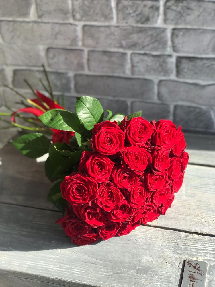Букет Красные розы Фридом в Ишне