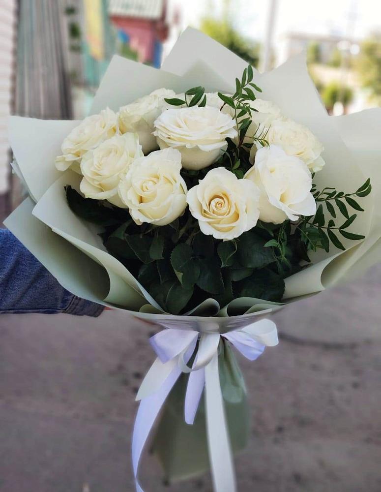 Букет Белые розы Проуд в Ишне