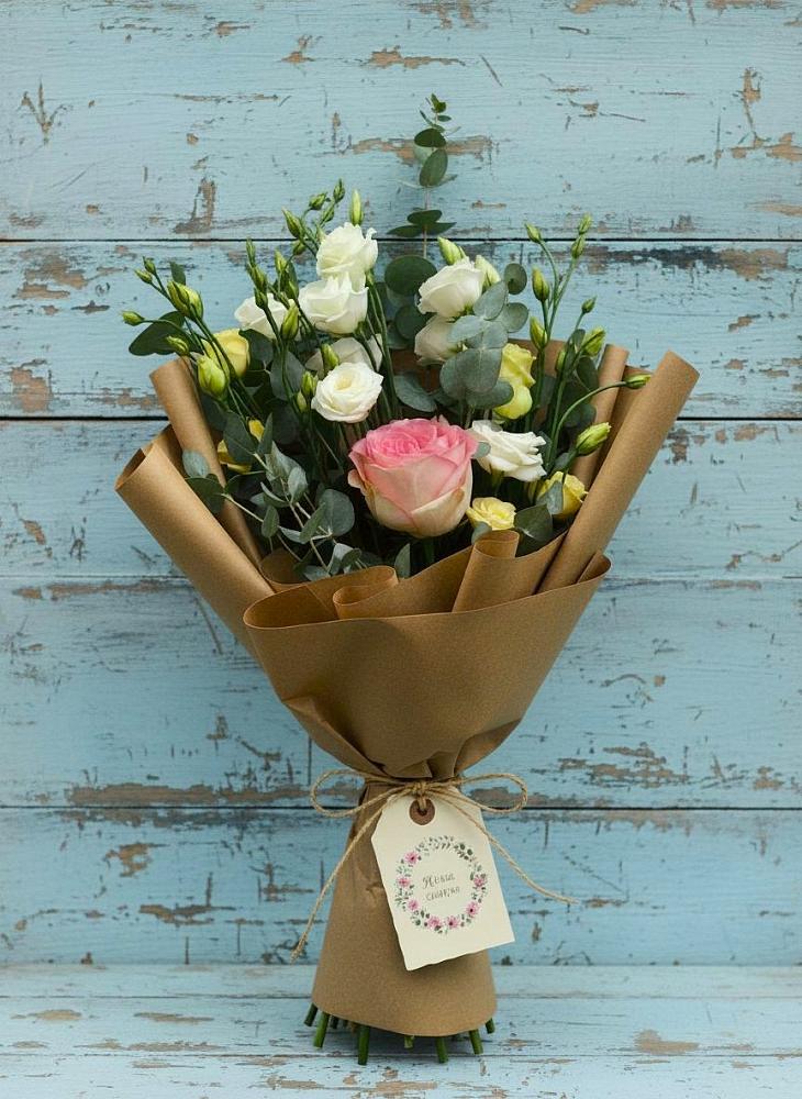 Букет цветов из: Розы и Лизиантусы в Ишне