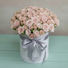 Цветочная композиция из Розы в шляпной коробке в Ишне