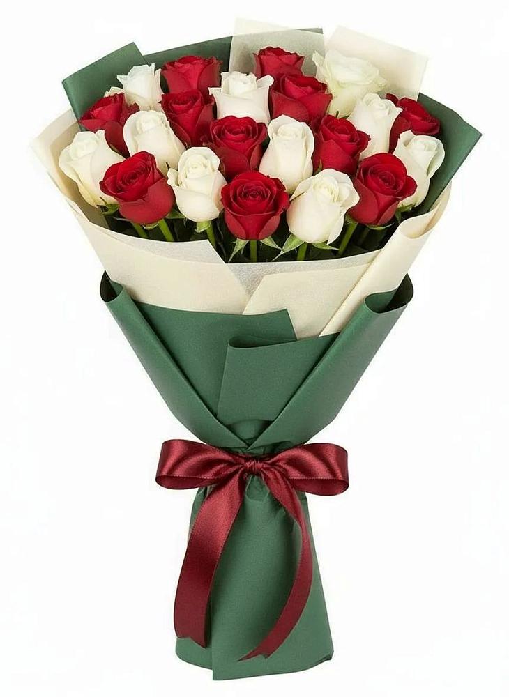 Букет Микс из красных и белых роз в Ишне
