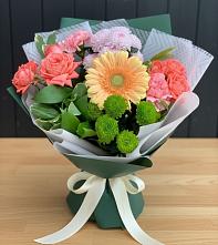 Букет цветов из:  Гвоздики, Розы, Герберы и Хризантемы в Ишне
