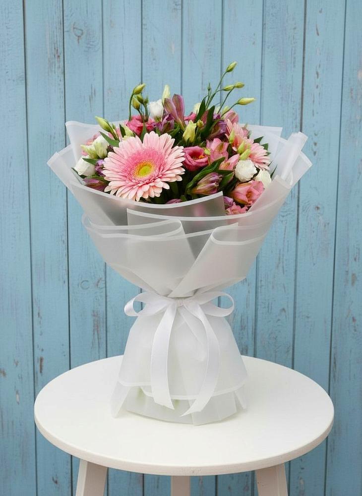 Букет цветов из: Герберы, Альстромерии и Лизиантусы в Ишне