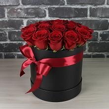 Цветочная композиция из Розы в шляпной коробке в Ишне