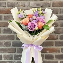 Букет цветов из:  Лизиантусы и Розы в Ишне