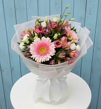 Букет цветов из:  Герберы, Альстромерии и Лизиантусы в Ишне