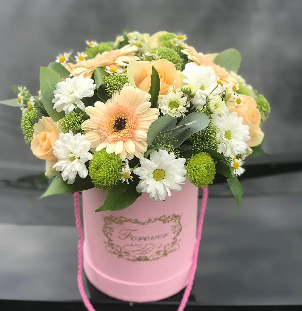 Цветочная композиция из Розы, Герберы и Хризантемы в шляпной коробке в Ишне