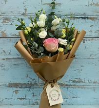 Букет цветов из:  Розы и Лизиантусы в Ишне