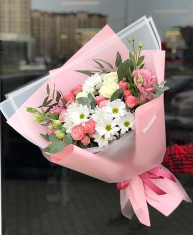 Букет цветов из: Розы, Лизиантусы и Хризантемы в Ишне