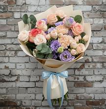 Букет цветов из:  Розы, Лизиантусы и Гвоздики в Ишне