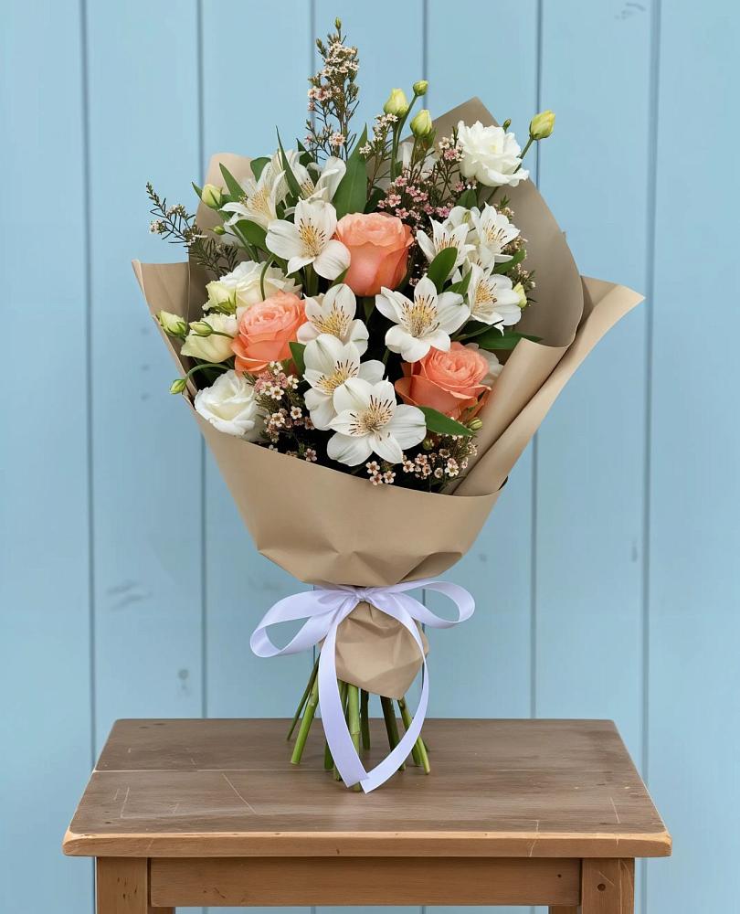 Букет цветов из: Альстромерии, Лизиантусы, Розы и Хризантемы в Ишне