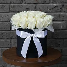 Цветочная композиция из Розы в шляпной коробке в Ишне